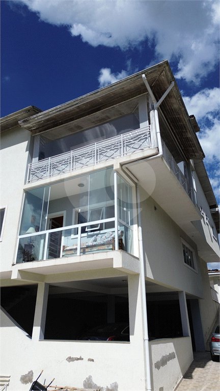 Casa à venda com 5 quartos, sendo 3 suítes,  em Capoavinha, Mairiporã, SP
