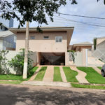 Casa à venda com 4 quartos, sendo 2 suítes, no condomínio Parque das Garças, Atibaia - SP