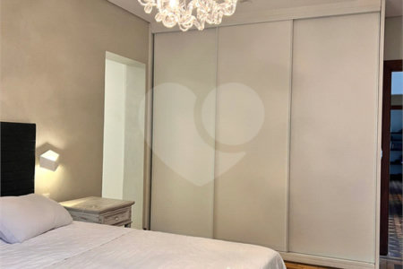 Sobrado à venda com 5 quartos, sendo 2 suítes, em Vila Inah, São Paulo, SP