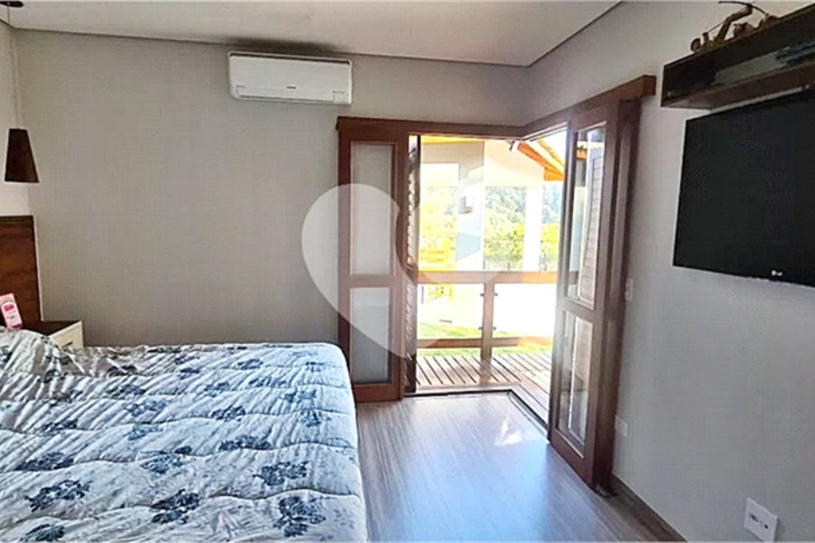 Casa à venda ou para alugar com 3 suítes no condomínio Jardim da Montanha I, Mairiporã - SP
