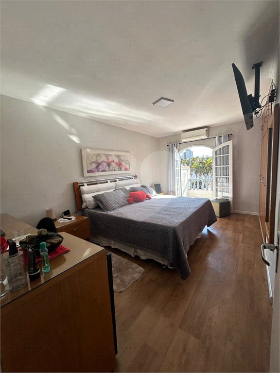 Sobrado à venda com 3 quartos, sendo 1 suíte, em Jardim Jussara, São Paulo, SP