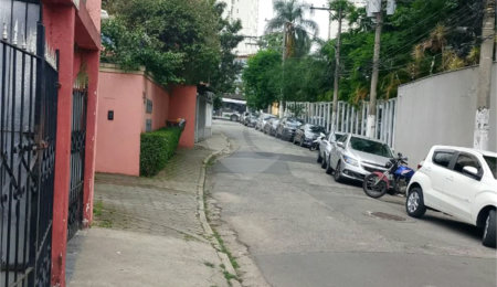 Sobrado à venda com 3 quartos, sendo 1 suíte, em Vila Firmiano Pinto, São Paulo, SP