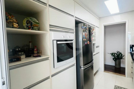 Apartamento à venda com 3 quartos, sendo 1 suíte, em Alto da Boa Vista, São Paulo, SP