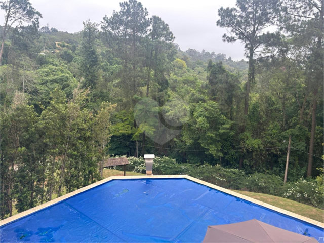 Casa à venda com 4 quartos, sendo 3 suítes, no condomínio Parque Itatiaia, Mairiporã - SP
