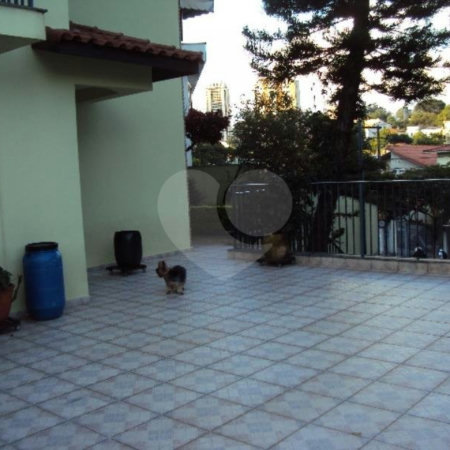 Sobrado à venda com 4 quartos, sendo 2 suítes, em Jardim Peri Peri, São Paulo, SP