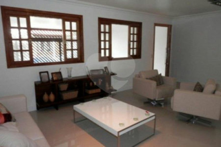 Sobrado à venda com 3 quartos, sendo 1 suíte, em Jardim Prudência, São Paulo, SP