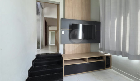 Casa à venda com 4 quartos, sendo 1 suíte,  no condomínio Village Ipanema 2, Araçoiaba da Serra - SP