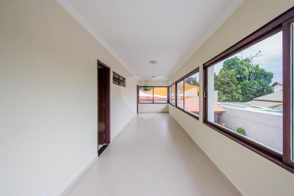 Sobrado à venda com 4 quartos, sendo 1 suíte,  em Interlagos, São Paulo, SP