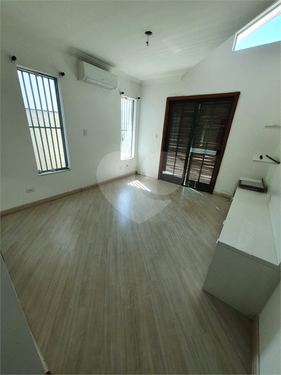 Sobrado à venda com 4 quartos, sendo 2 suítes,  em Santana, São Paulo, SP