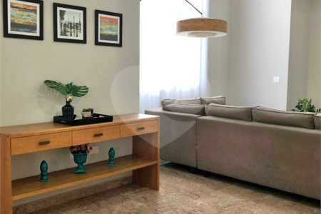 Sobrado à venda com 5 suítes em Vila Alzira, Santo André, SP