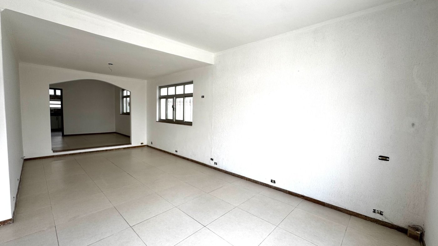 Casa dos Sonhos no Canal 6 – Piscina, Privacidade e 450m² de Terreno