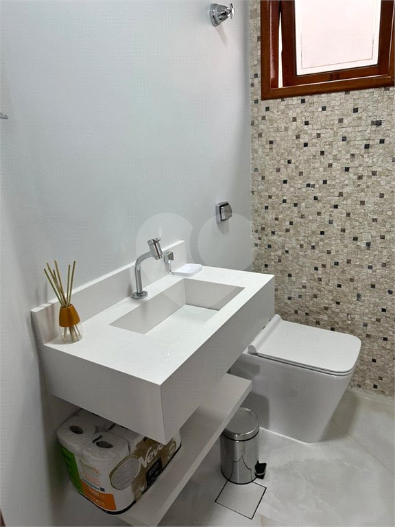 Casa à venda com 3 quartos, sendo 1 suíte, no condomínio Residencial Morada do Horto, São Paulo - SP