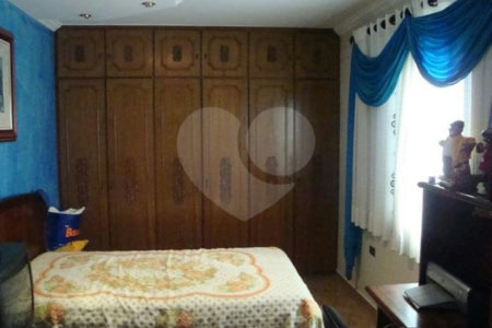Sobrado à venda com 4 quartos, sendo 3 suítes,  em Água Fria, São Paulo, SP
