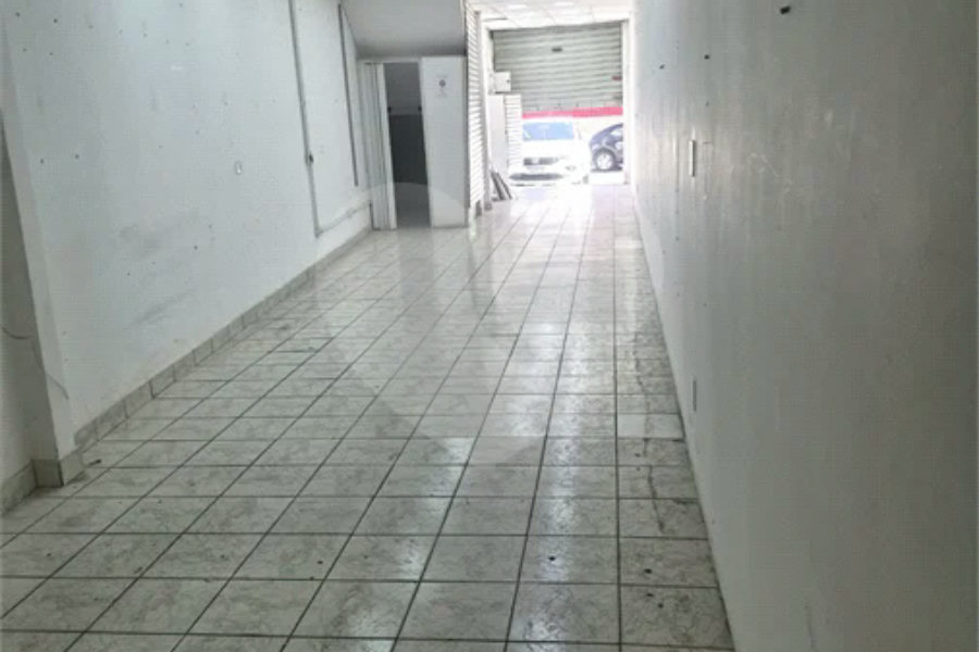 4 dormitórios, suíte no térreo e 2 vagas no Jardim Peri, próximo ao Horto Florestal!