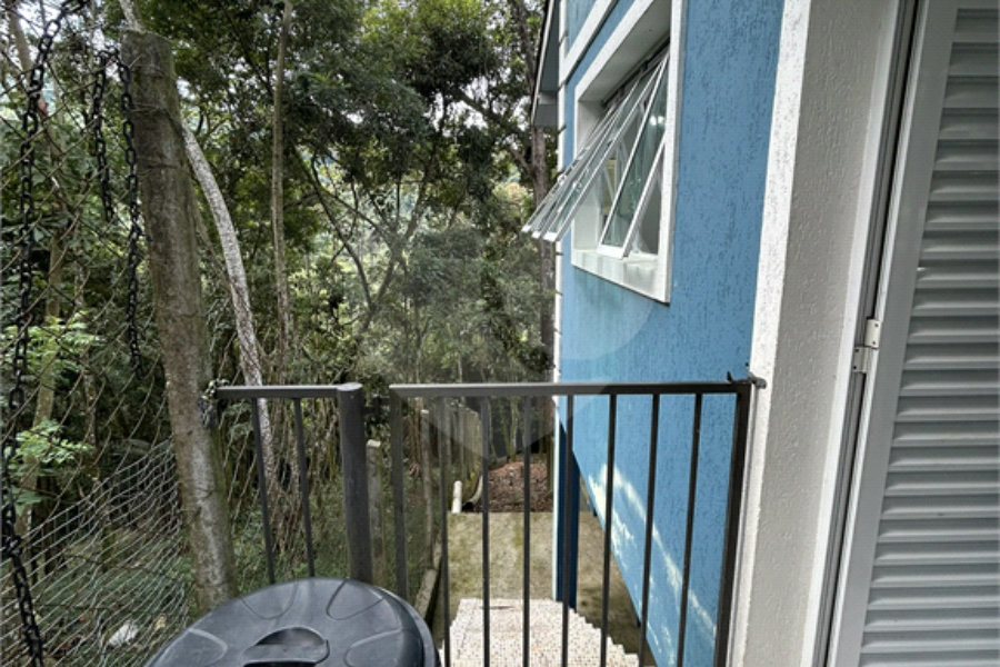 Casa à venda com 3 quartos, sendo 1 suíte, no condomínio Alpes da Cantareira, Mairiporã - SP