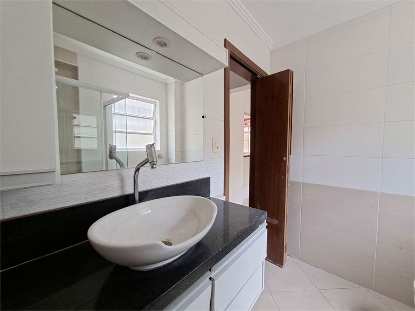 Apartamento Residencial à venda, Gonzaga, Santos - AP1410.