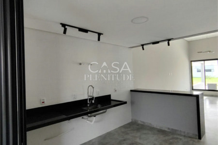 Casa em condomínio à venda com 3 quartos, sendo 1 suíte,  em Horto Florestal, Sorocaba, SP