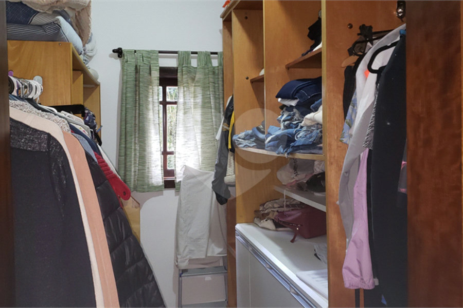 Casa à venda com 3 quartos, sendo 1 suíte, no condomínio Alpes da Cantareira, Mairiporã - SP