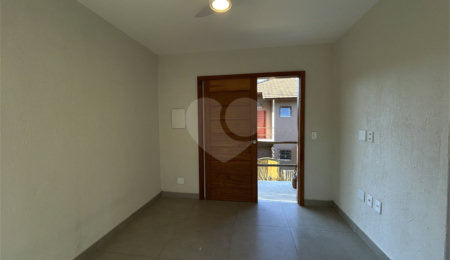 Apartamento à venda com 2 quartos, sendo 1 suíte,  no Centro / Arraial D'ajuda, Porto Seguro, BA