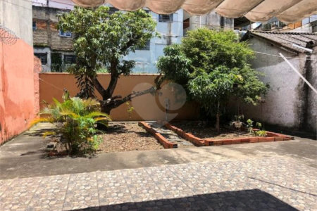 Sobrado à venda com 2 quartos em Vila Vitório Mazzei, São Paulo, SP