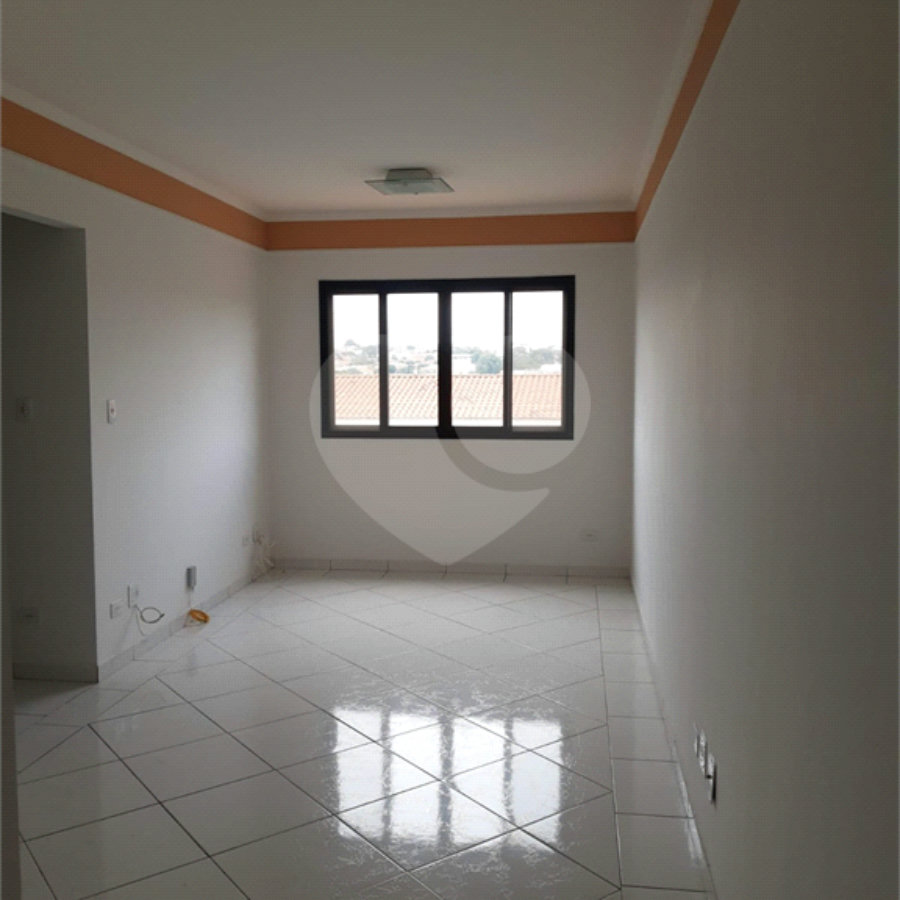Apartamento no Condomínio Residencial Hadad.