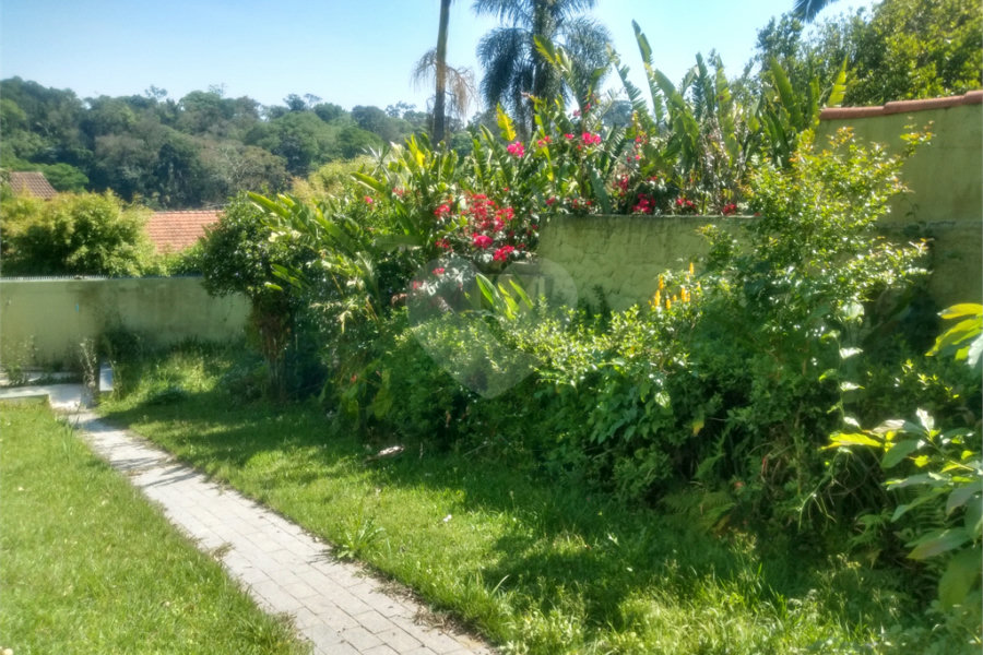 Sobrado à venda com 3 quartos em Horto, São Paulo, SP