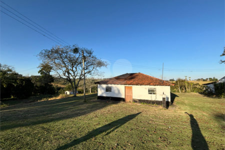 Sítio à venda com 3 quartos, sendo 1 suíte,  em Canta Galo, Itapetininga, SP