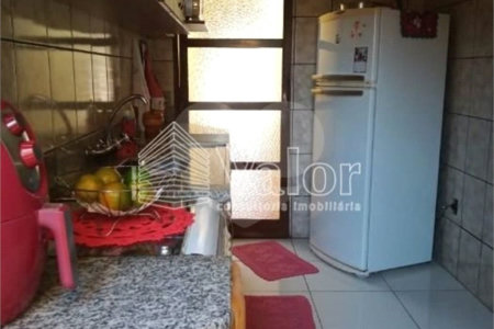 Casa Térrea com 2 dormitórios, sendo 1 suíte.