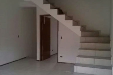 Sobrado à venda com 3 quartos, sendo 1 suíte,  em Jardim Monte Kemel, São Paulo, SP