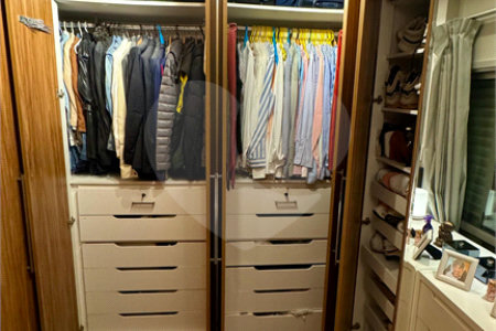 Apartamento à venda com 2 quartos, sendo 1 suíte, em Vila Olímpia, São Paulo, SP