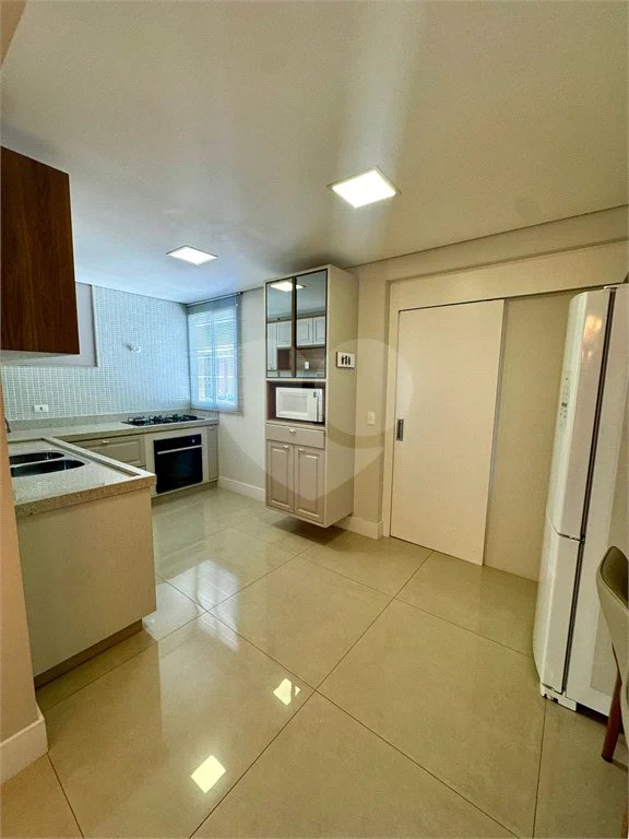 Apartamento no Edifício Bellagio, com 3 dormitórios, sol da manha e na modalidade porteira fechada.
