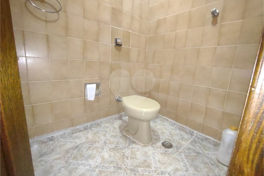 Casa à venda com 3 quartos, sendo 1 suíte, no condomínio Vila Paiva, São Paulo - SP