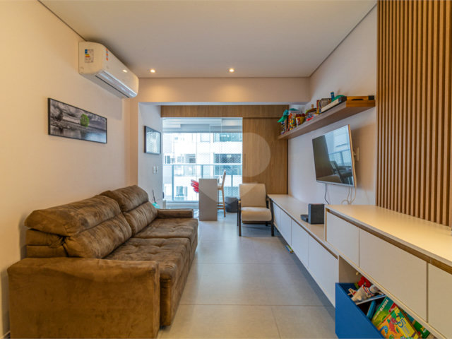 Apartamento à venda com 3 quartos, sendo 1 suíte,  em Granja Julieta, São Paulo, SP