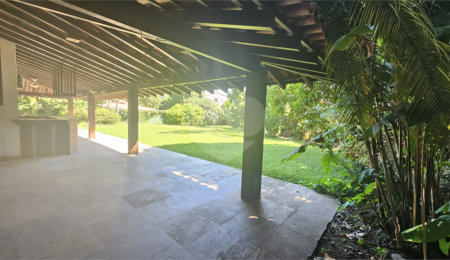 Casa em condomínio à venda com 5 quartos, sendo 3 suítes,  em Barra da Tijuca, Rio de Janeiro, RJ