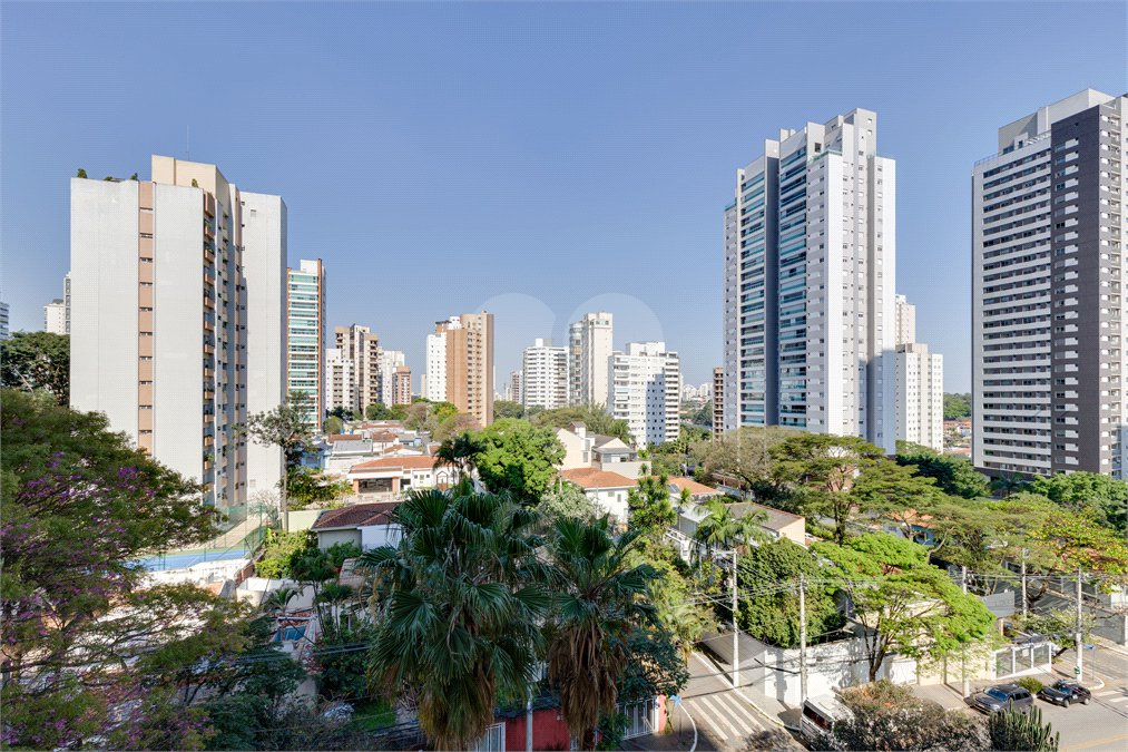 Apartamento à venda com 4 quartos, sendo 2 suítes, em Campo Belo, São Paulo, SP