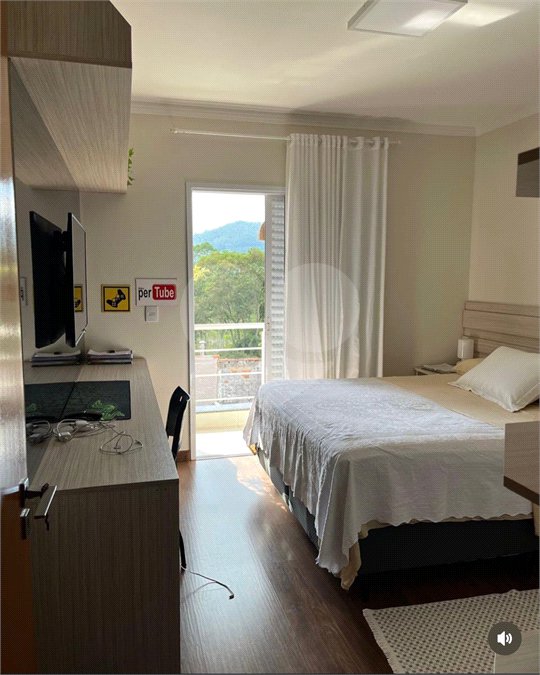 Sobrado à venda com 3 quartos, sendo 1 suíte,  em Vila Suissa, Mogi das Cruzes, SP