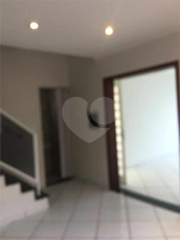 Sobrado à venda com 4 quartos, sendo 1 suíte, em Vila Rubens, Indaiatuba, SP