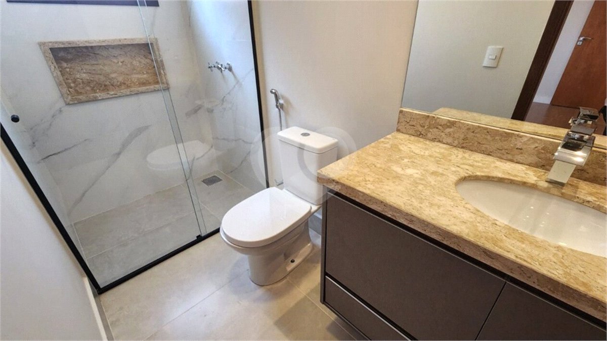 Casa à venda com 3 suítes no condomínio Vita Verdi, Valinhos - SP