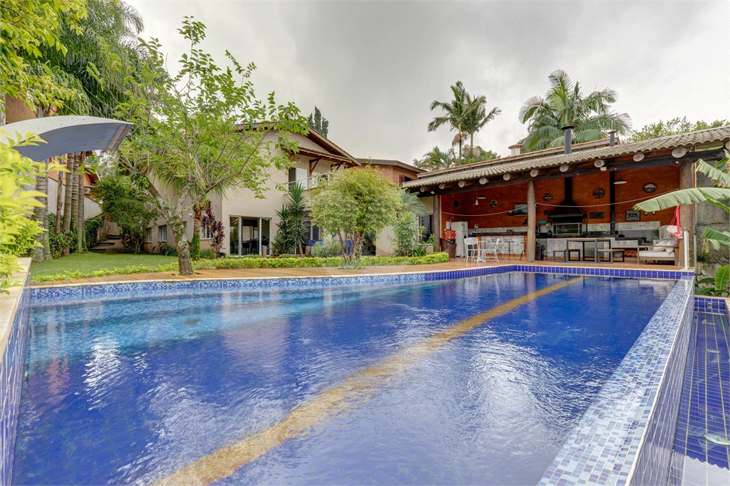 Casa à venda com 4 suítes em Chácara Flora, São Paulo, SP
