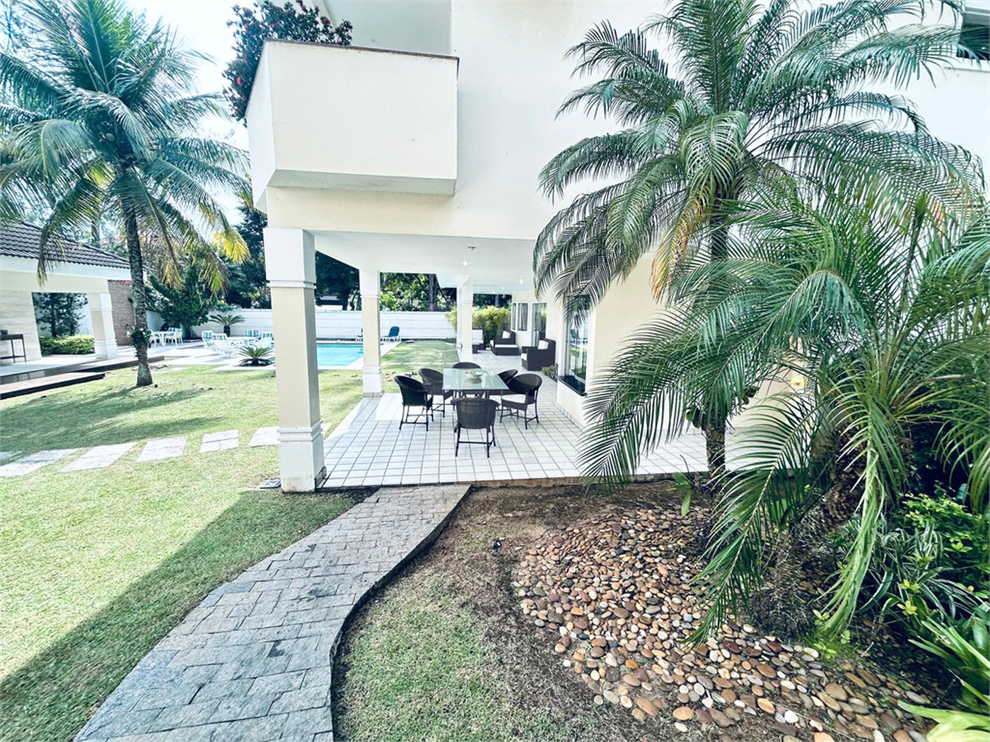 Casa à venda com 8 quartos, sendo 7 suítes, em Barra da Tijuca, Rio de Janeiro, RJ