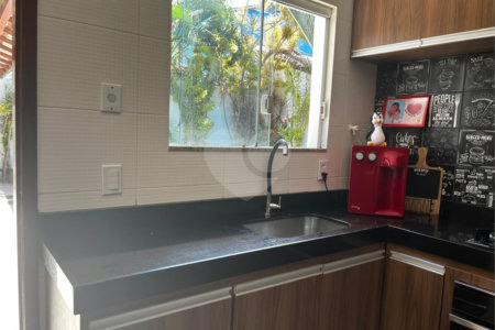 Casa à venda com 4 quartos, sendo 2 suítes, em Peró, Cabo Frio, RJ