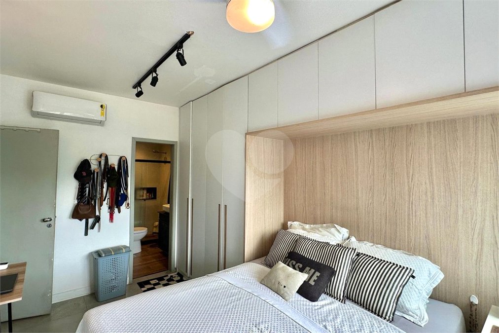 Apartamento à venda com 3 quartos, sendo 1 suíte, em Lagoa, Rio de Janeiro, RJ