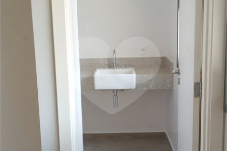 Casa à venda com 4 suítes no condomínio Estância Marambaia, Vinhedo - SP
