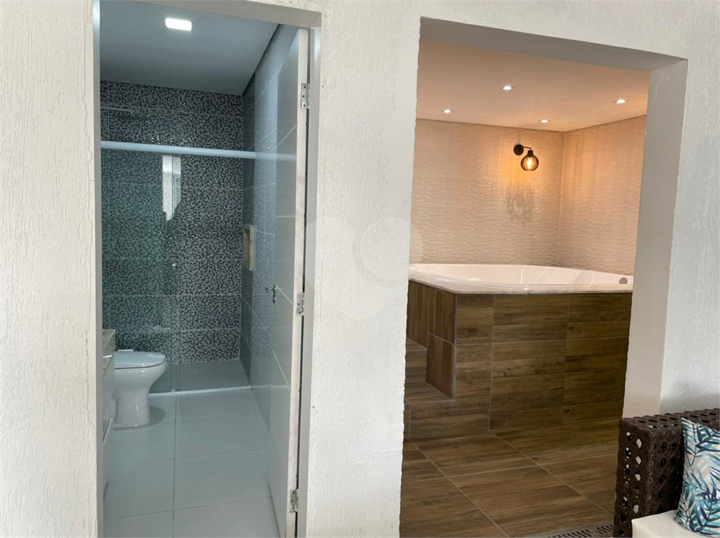 Casa à venda com 4 suítes em Suru, Santana de Parnaíba, SP