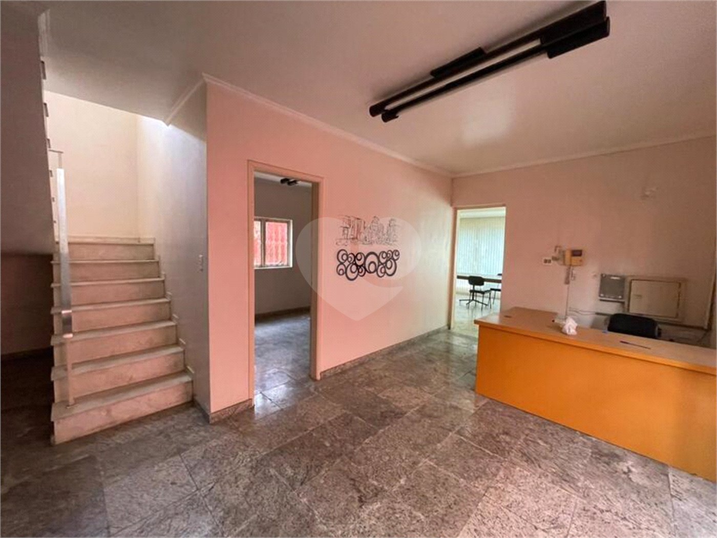 Sobrado à venda com 4 quartos, sendo 1 suíte, em Vila Congonhas, São Paulo, SP