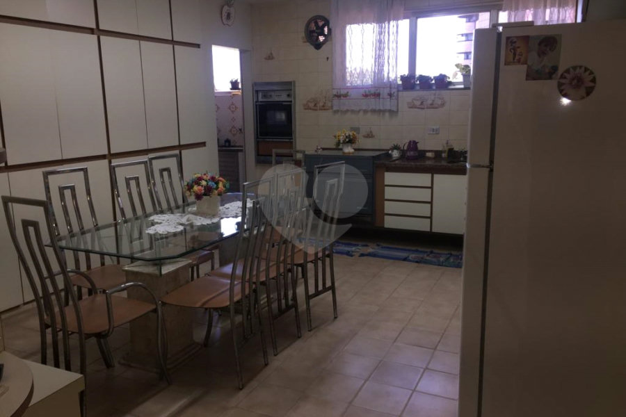 Sobrado à venda ou para alugar com 3 quartos, sendo 1 suíte, em Anália Franco, São Paulo, SP