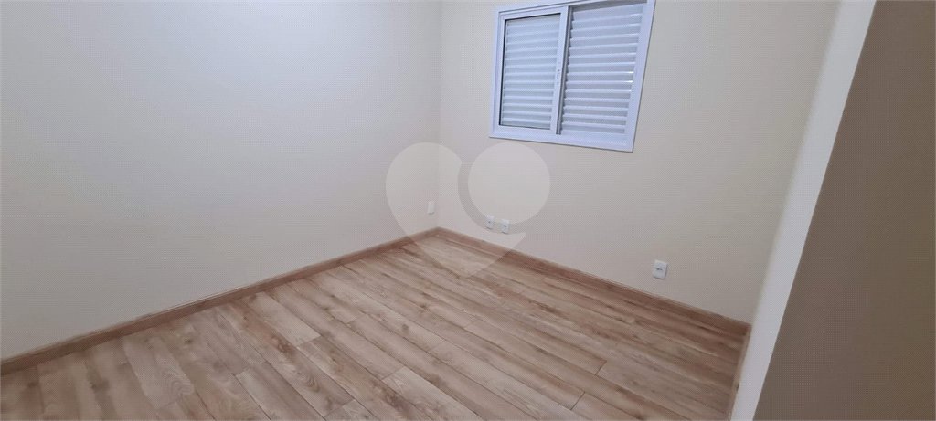 Casa à venda com 3 quartos, sendo 1 suíte, no condomínio Alvorada Parque Vitória, São Paulo - SP