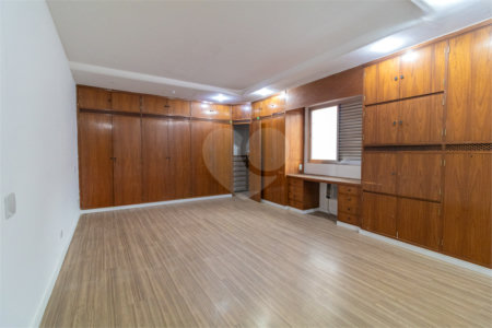 Casa à venda com 4 quartos, sendo 2 suítes, em Ipiranga, São Paulo, SP