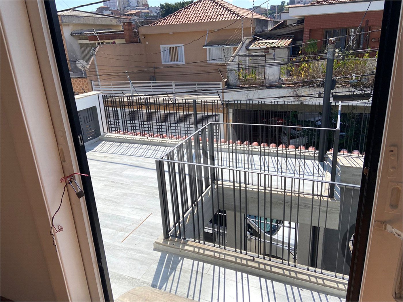 Sobrado à venda com 3 quartos, sendo 1 suíte,  em Jardim Itacolomi, São Paulo, SP
