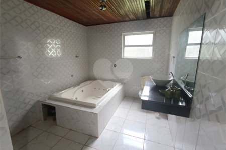 Sítio à venda com 6 quartos, sendo 5 suítes,  em Alto da Serra (mailasqui), São Roque, SP